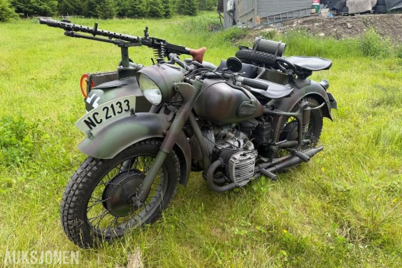 1966 KMZ K-750 - WWII-replika med sidevogn